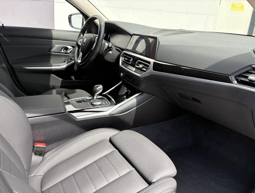 BMW 3 Series 2019 #14 BMW 3 Series 2019 car image #14