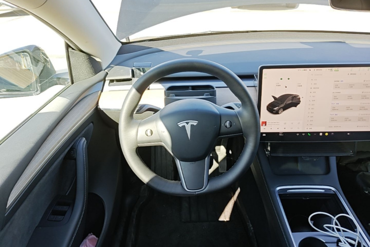 Tesla Model Y 2022 #11 Tesla Model Y 2022 car image #11