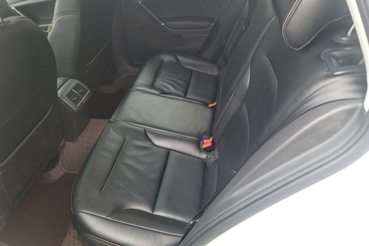 Volkswagen Golf 2015 car image #17