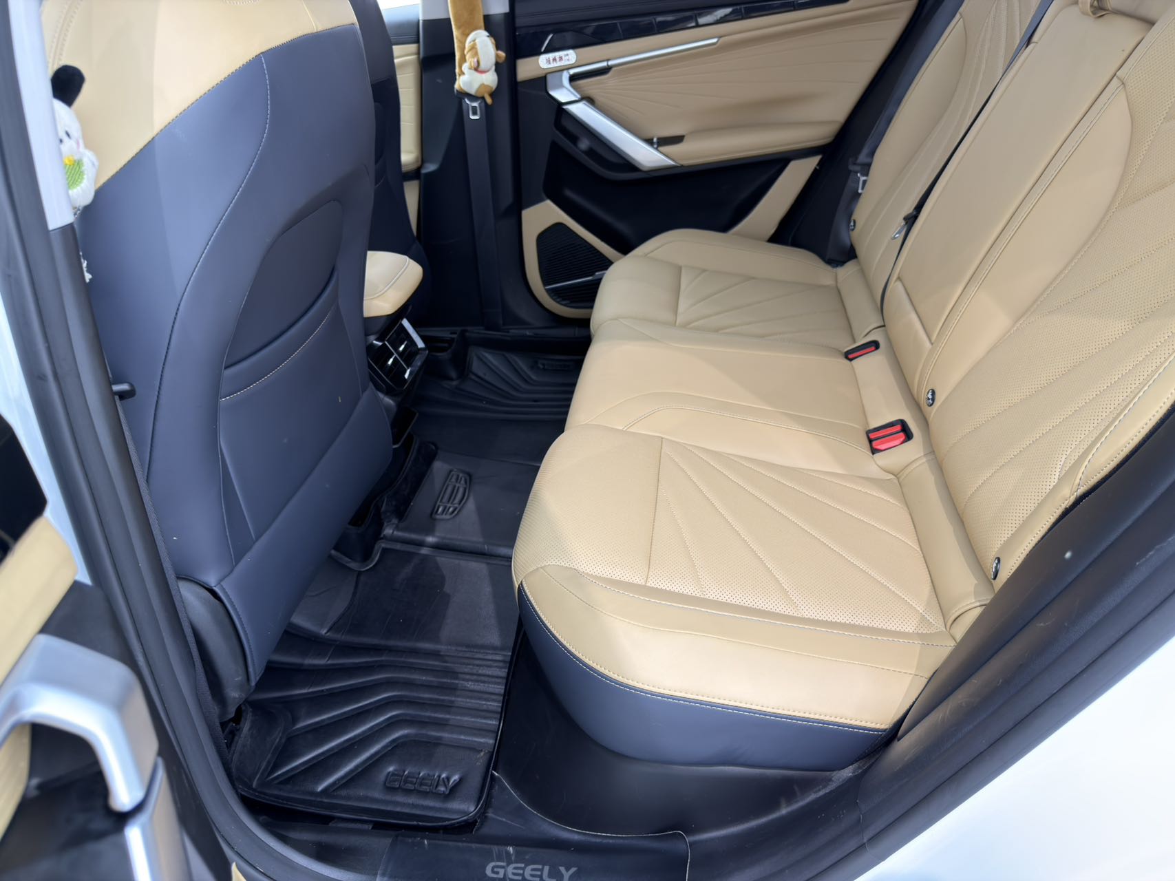 GEELY Boyue L 2023 car image #12