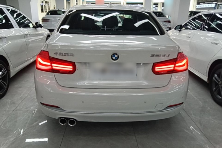BMW 3 Series 2019 #6 BMW 3 Series 2019 car image #6
