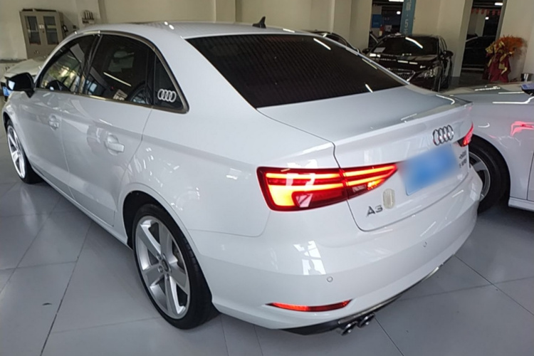 Audi A3 2019 immagine di auto #5