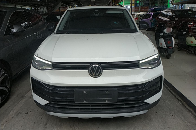 Volkswagen Tharu 2025 صورة سيارة #3