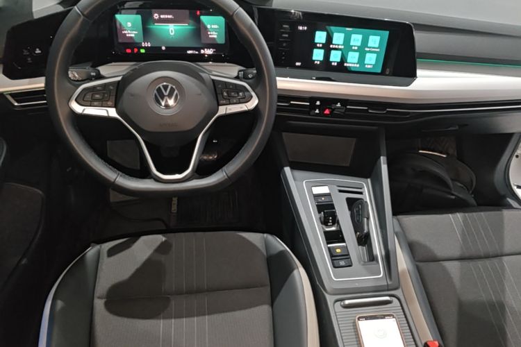 Volkswagen Golf 2020 car image #10