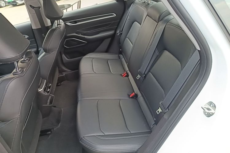 GEELY Emgrand 2023 car image #17