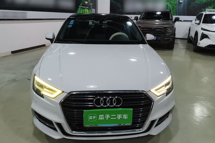 Audi A3 2019 car image #3