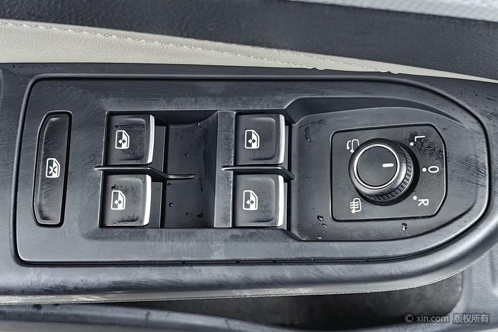 Volkswagen Golf 2021 car image #10