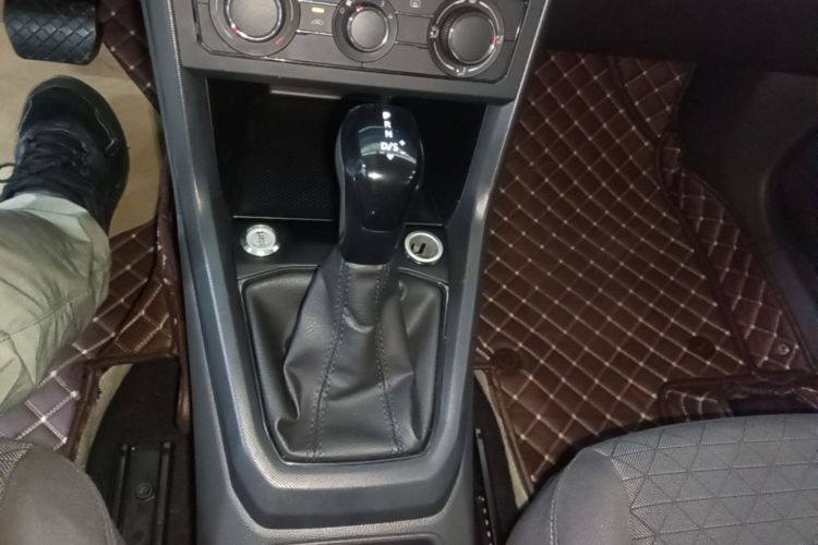 Volkswagen T-Cross 2021 car image #18