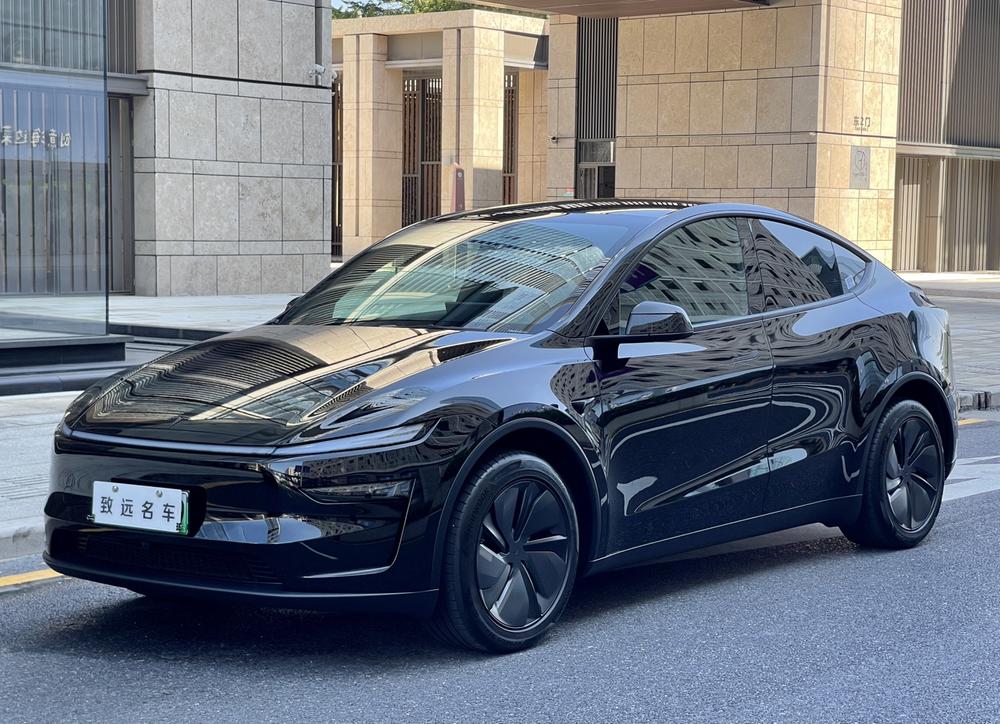 Tesla Model Y 2026 Tesla Model Y 2026 صورة سيارة