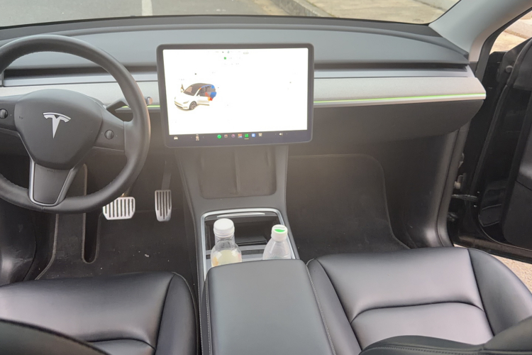 Tesla Model Y 2023 #14 Tesla Model Y 2023 car image #14