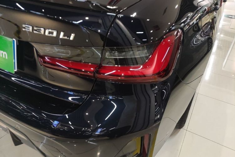 BMW 3 Series 2025 صورة سيارة #8