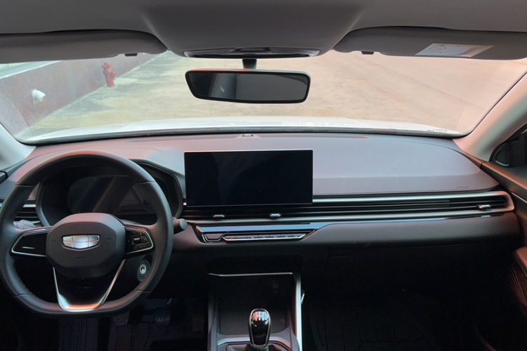 GEELY Emgrand 2025 car image #12