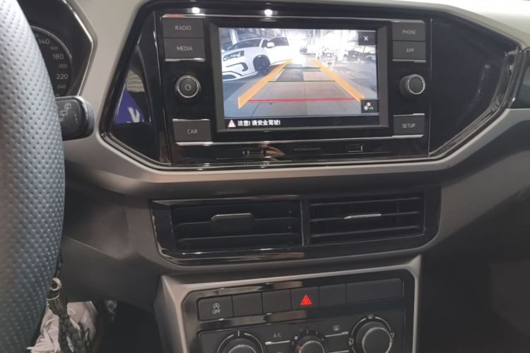 Volkswagen T-Cross 2020 car image #22