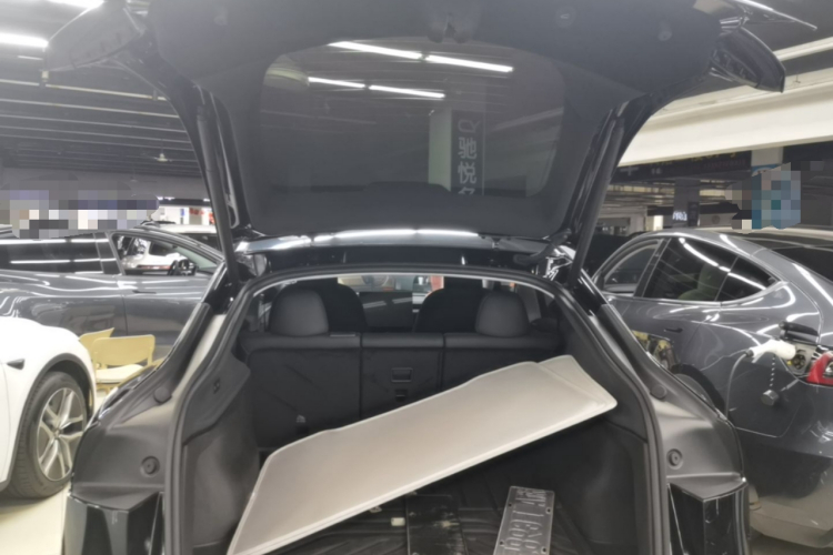 Tesla Model Y 2025 #19 Tesla Model Y 2025 car image #19