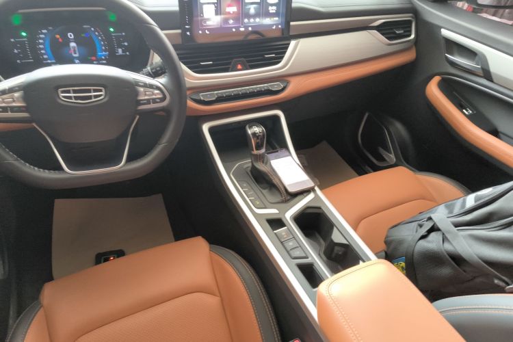 GEELY Vision X6 2020 immagine di auto #14