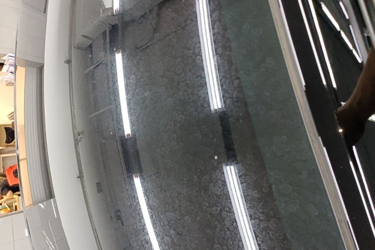 Tesla Model Y 2021 car image #25