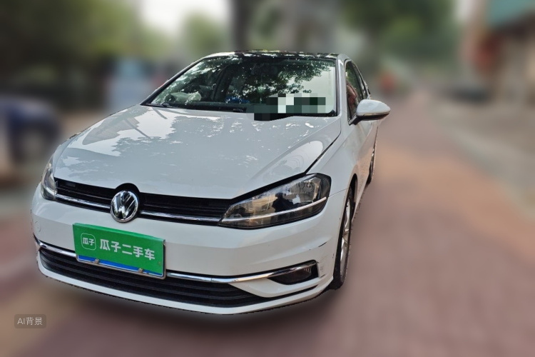 Volkswagen Golf 2018 car image #2