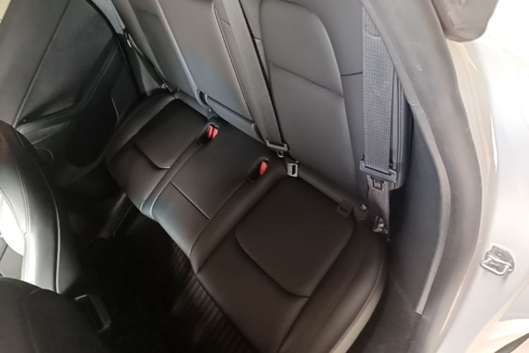 Tesla Model Y 2025 #17 Tesla Model Y 2025 car image #17