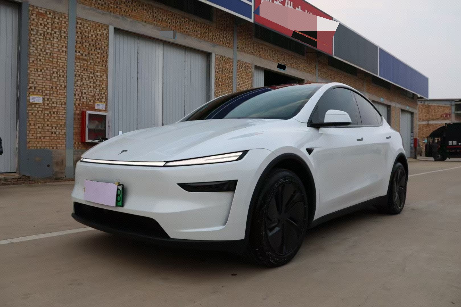 Tesla Model Y 2026 car image 