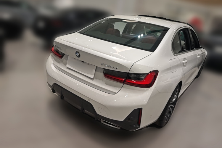 BMW 3 Series 2025 #7 BMW 3 Series 2025 car image #7