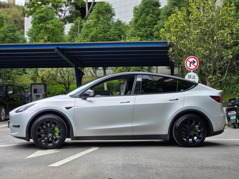Tesla Model Y 2021 #2 Tesla Model Y 2021 car image #2