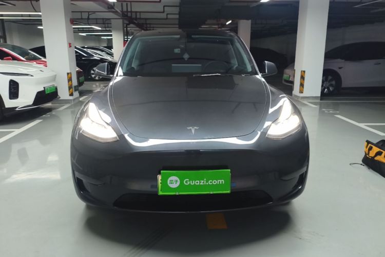 Tesla Model Y 2024 #3 Tesla Model Y 2024 immagine di auto #3