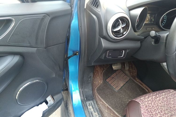 BYD Yuan 2016 car image #9
