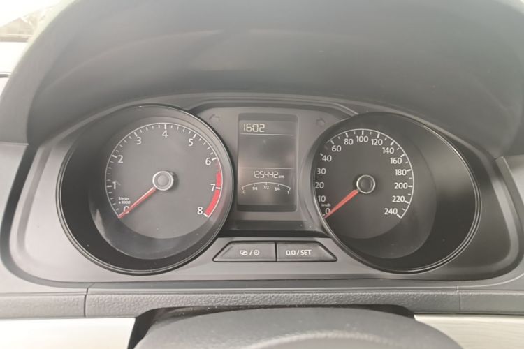 Volkswagen Lavida 2015 car image #12