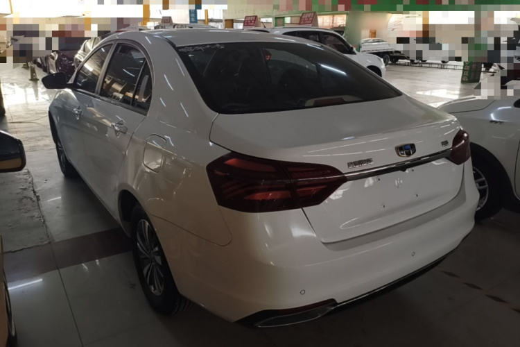 GEELY Emgrand 2018 car image #5
