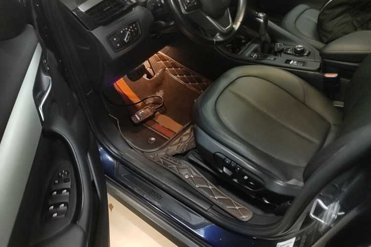 BMW X1 2019 car image #16