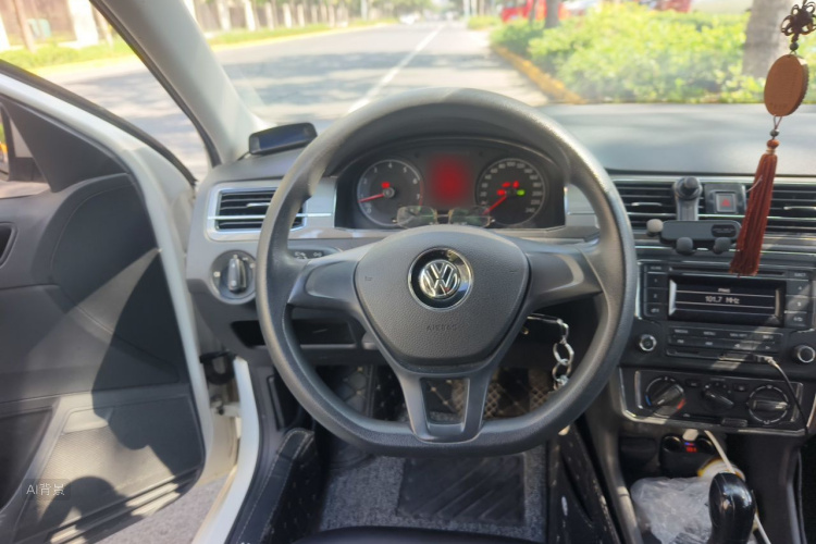 Volkswagen Santana 2017 car image #12