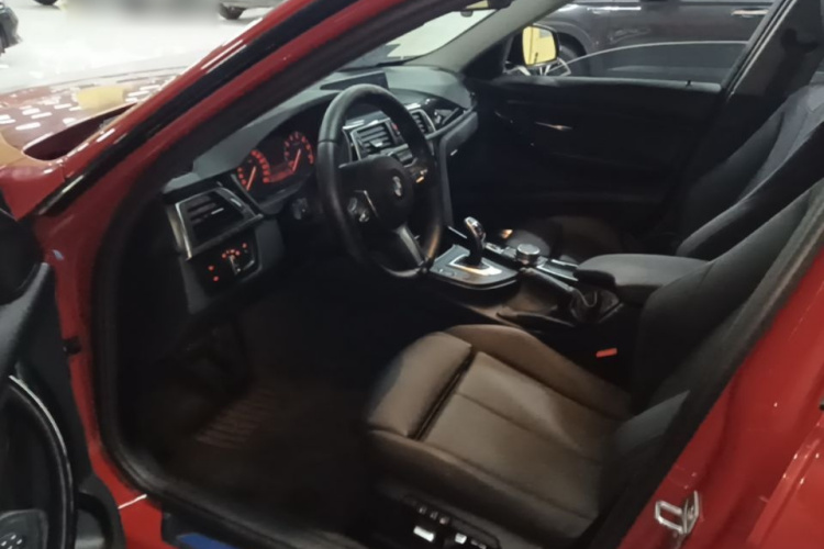 BMW 3 Series 2018 #16 BMW 3 Series 2018 immagine di auto #16