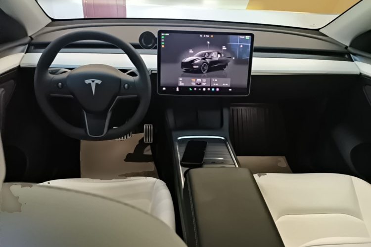 Tesla Model Y 2023 #10 Tesla Model Y 2023 car image #10