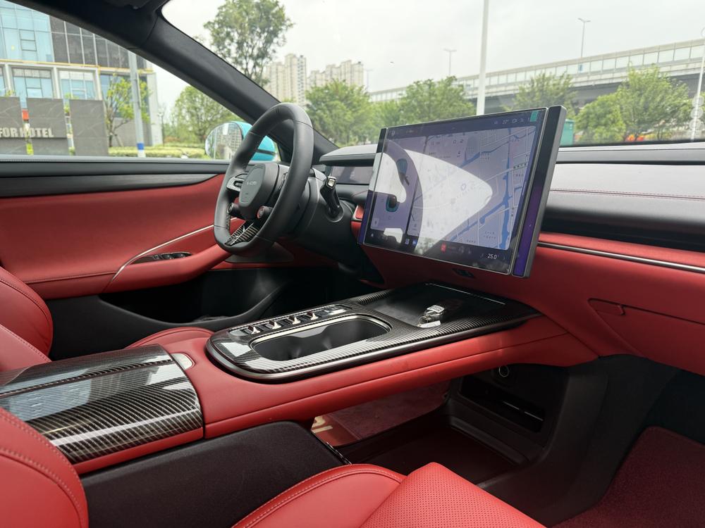 MI SU7 2025 immagine di auto #12