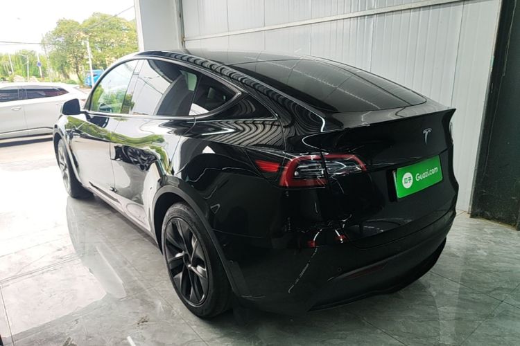 Tesla Model Y 2023 #5 Tesla Model Y 2023 car image #5