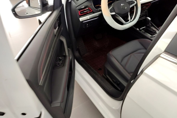 Volkswagen Lavida 2024 car image #16