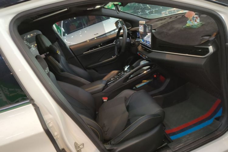 GEELY Coolray 2025 صورة سيارة #24