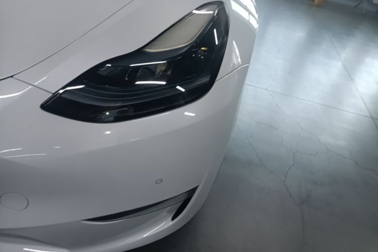 Tesla Model Y 2023 car image #23