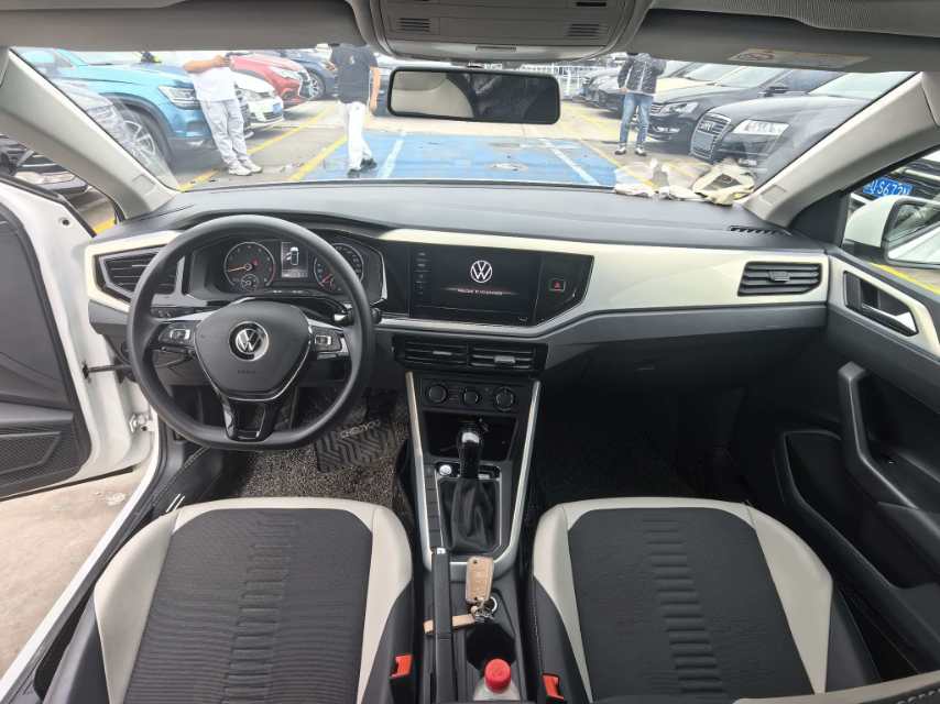 Volkswagen Polo 2021 изображение автомобиля #8