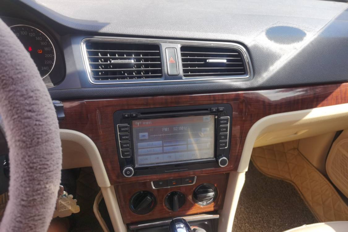 Volkswagen Lavida 2013 immagine di auto #26