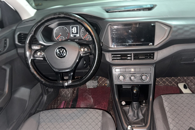 Volkswagen T-Cross 2021 car image #8