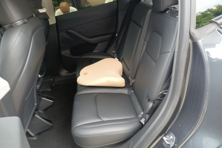 Tesla Model Y 2024 #10 Tesla Model Y 2024 car image #10
