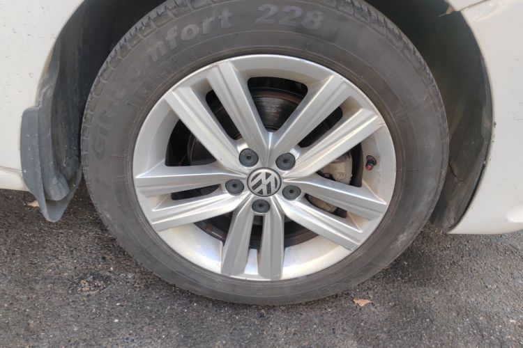 Volkswagen Santana 2016 car image #3