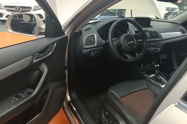 Audi Q3 2019 #12 Audi Q3 2019 car image #12