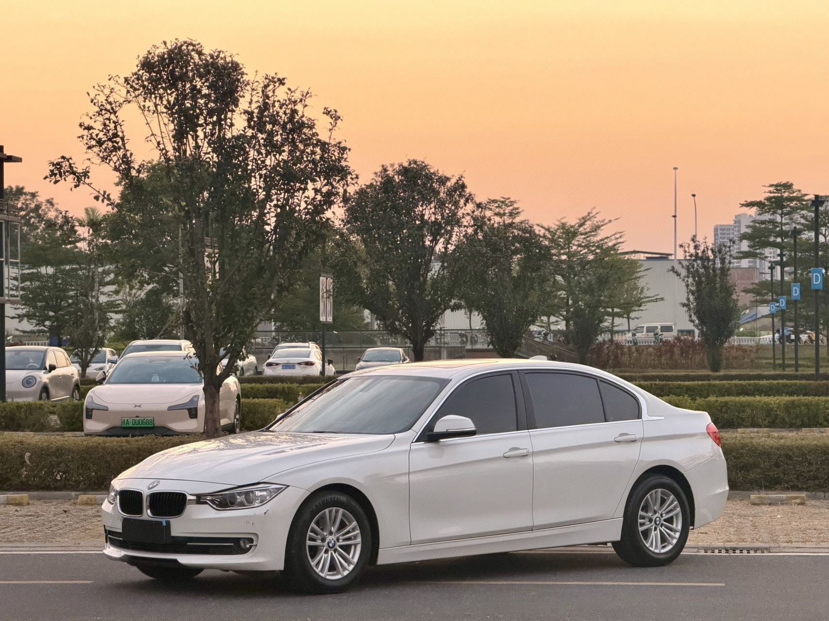 BMW 3 Series 2014 BMW 3 Series 2014 car image