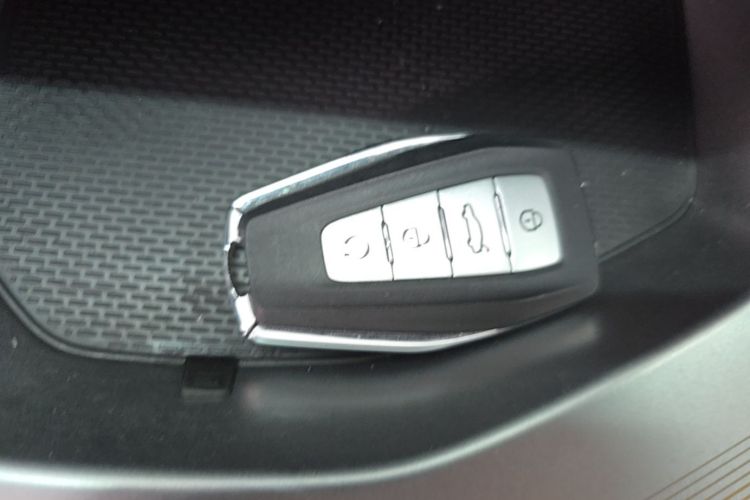 GEELY Emgrand L HiP 2022 صورة سيارة #9