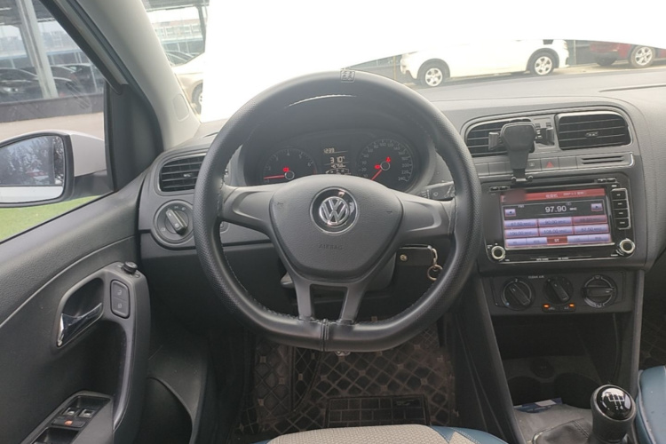 Volkswagen Polo 2017 #11 Volkswagen Polo 2017 car image #11