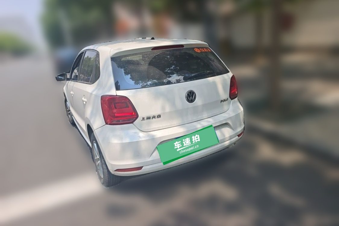 Volkswagen Polo 2015 car image #3