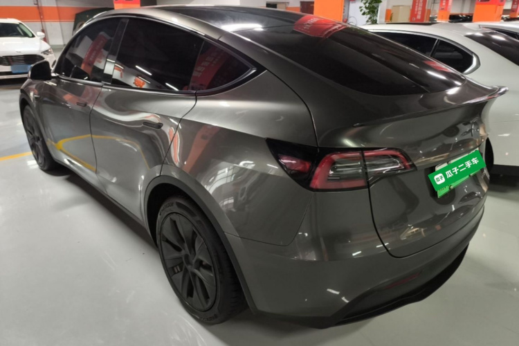 Tesla Model Y 2022 #5 Tesla Model Y 2022 car image #5