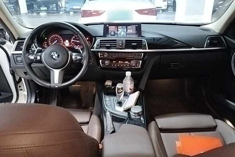 BMW 3 Series 2019 #10 BMW 3 Series 2019 car image #10